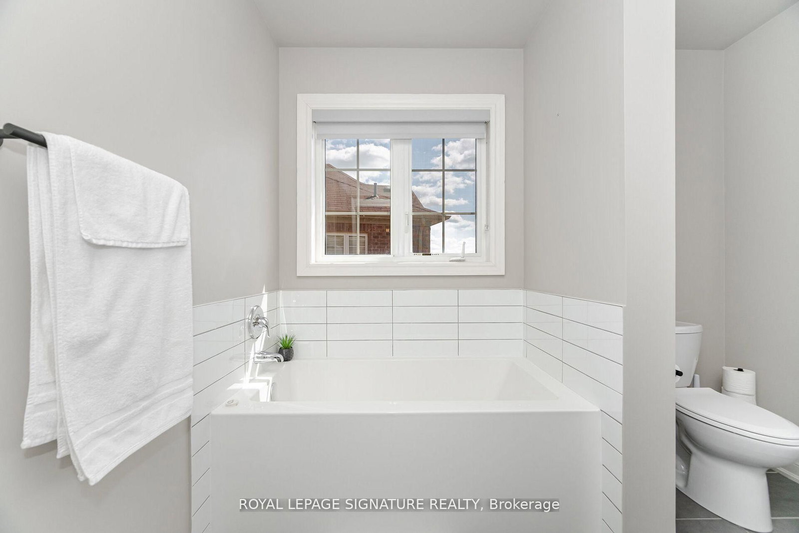 99 Burke Street - Photo 22