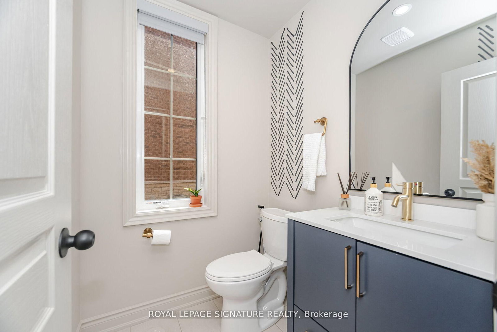 99 Burke Street - Photo 23