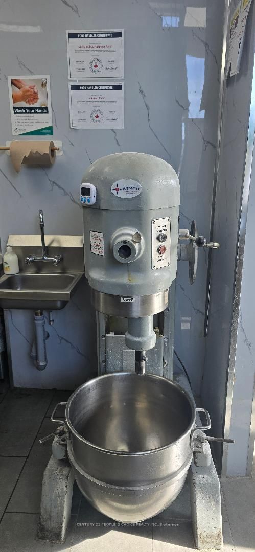 702 Woolwich Street, Unit C4 - Photo 8