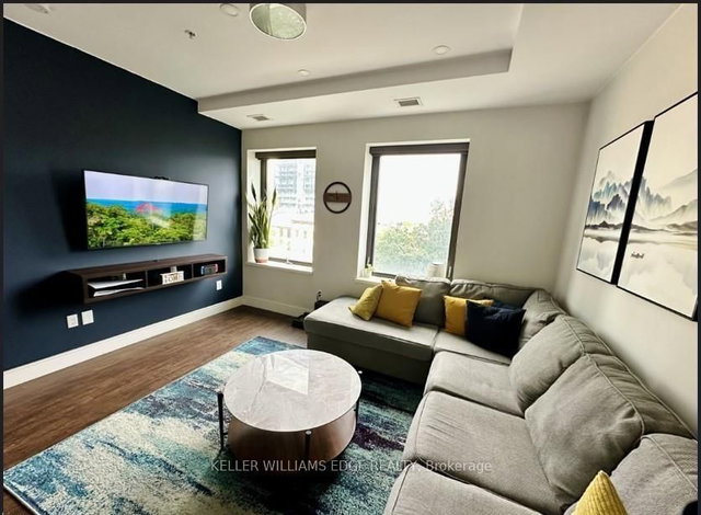 405 - 112 King Street E