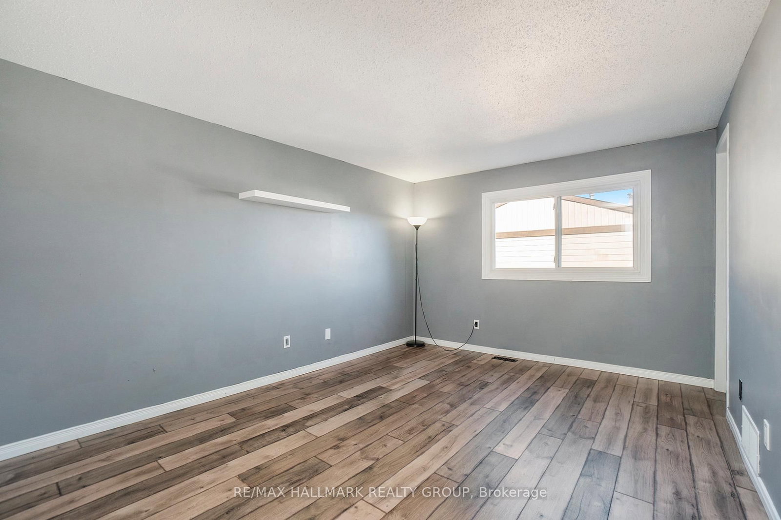 6 Henfield Avenue, Unit D - Photo 12