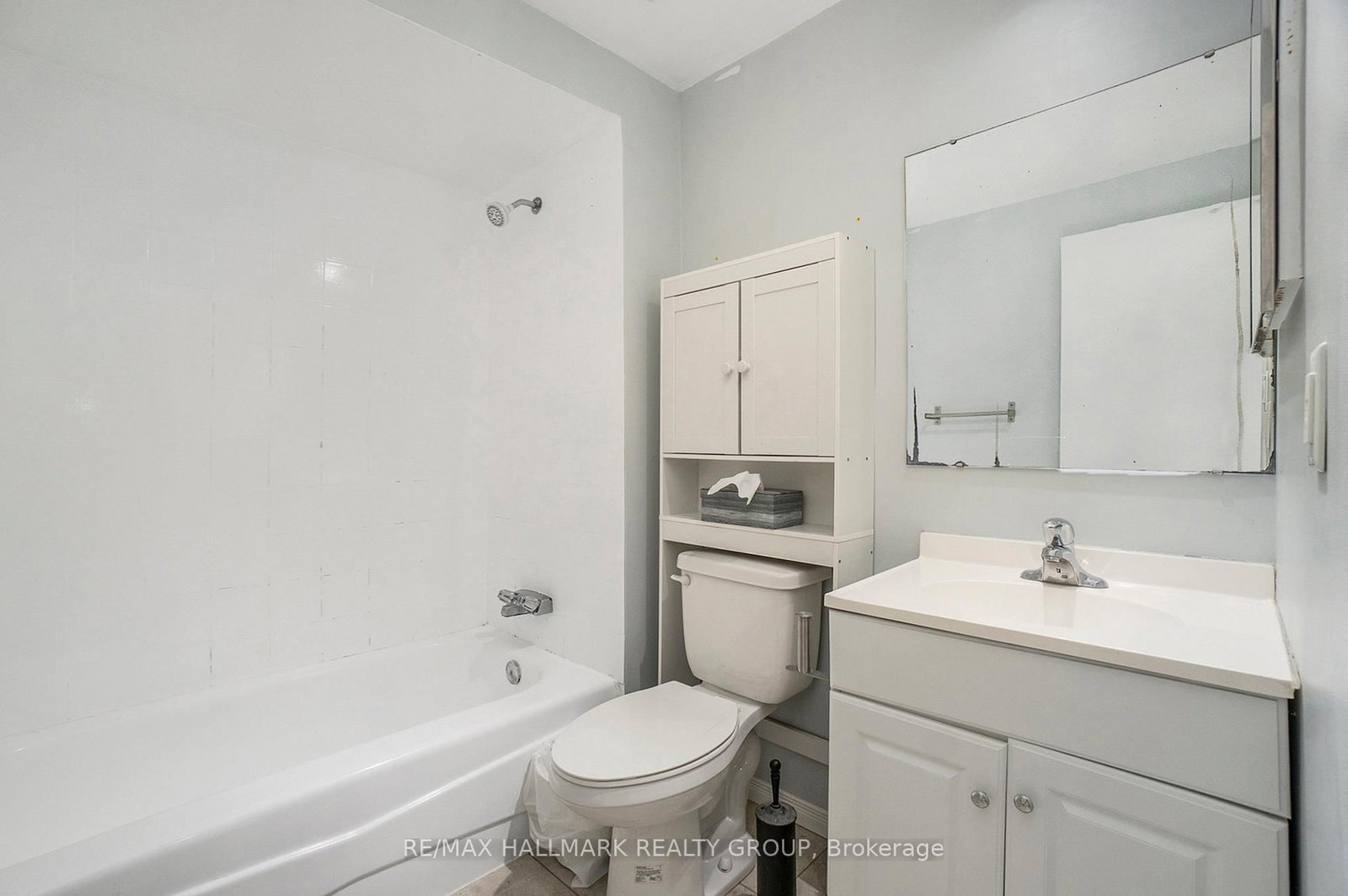6 Henfield Avenue, Unit D - Photo 14