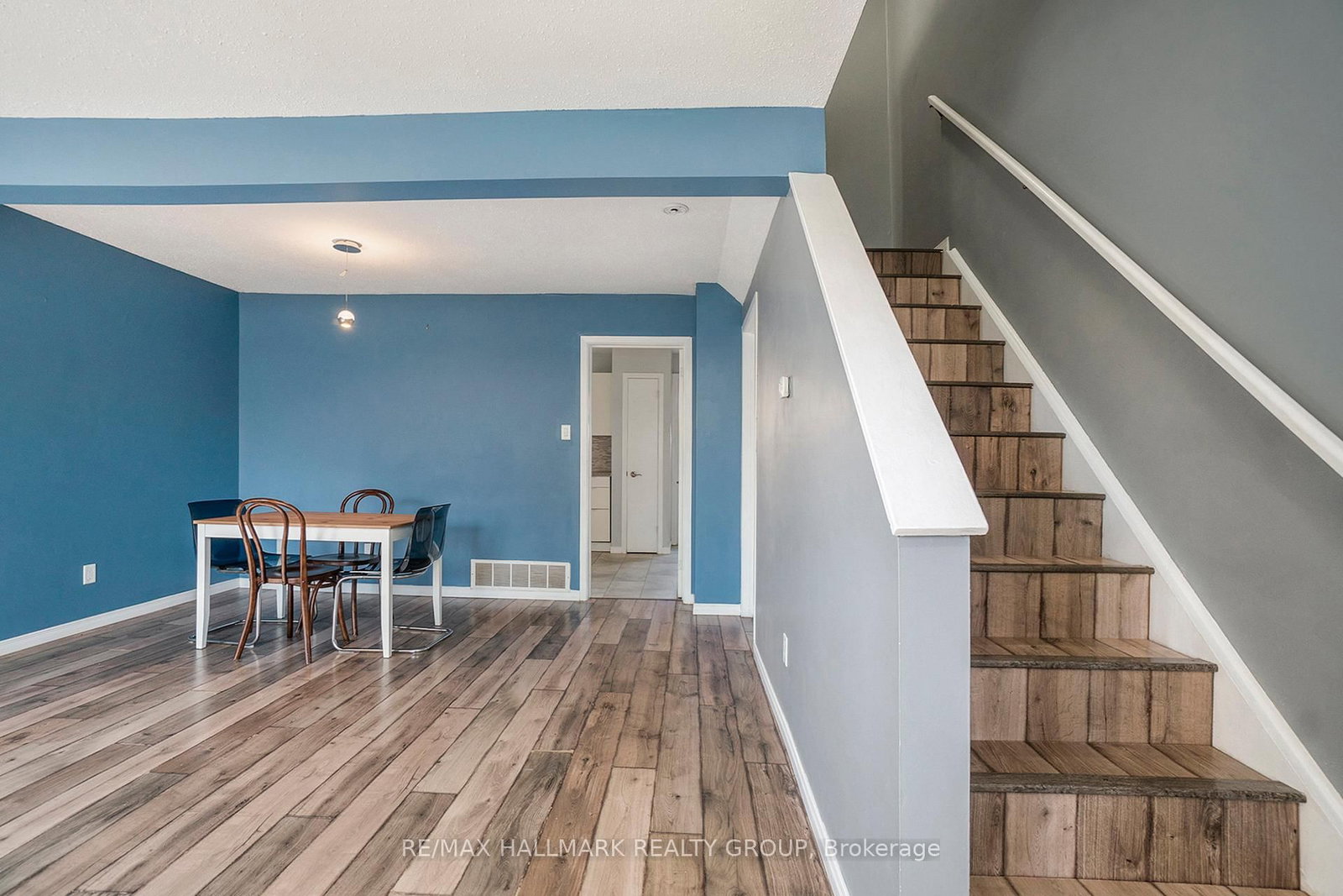 6 Henfield Avenue, Unit D - Photo 3