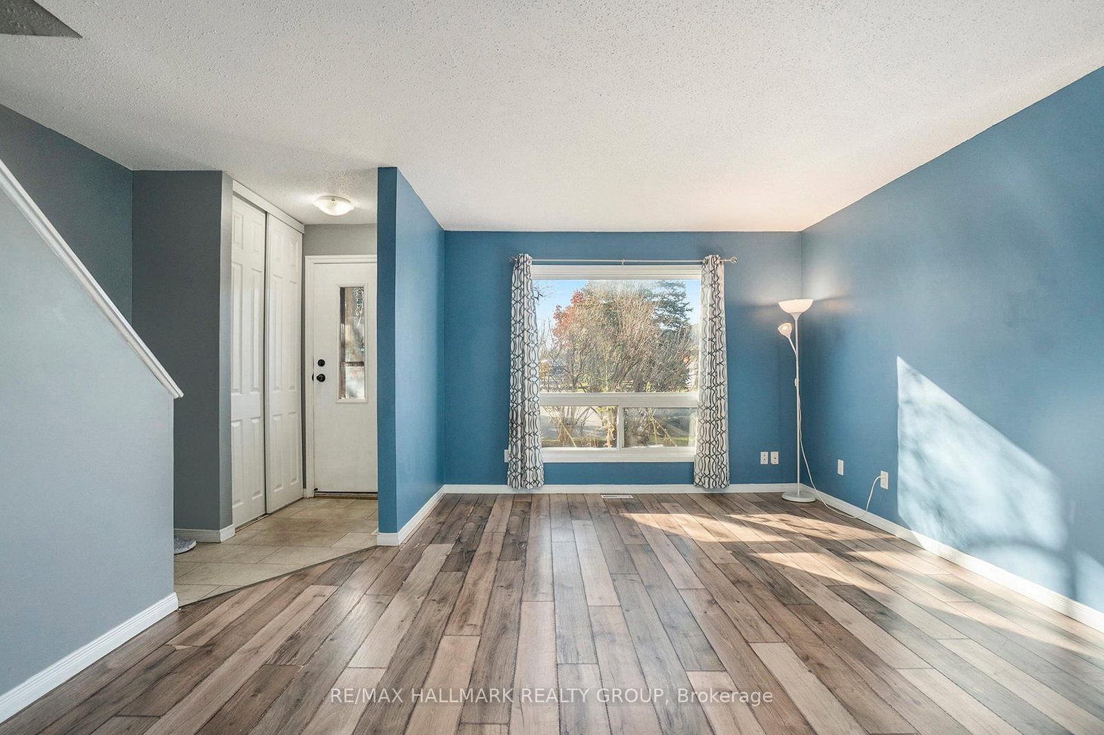 6 Henfield Avenue, Unit D - Photo 4