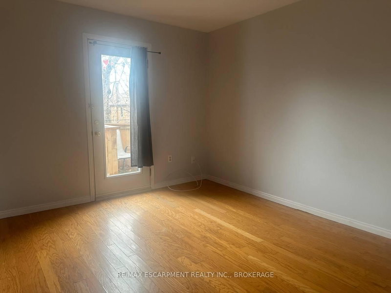 Upper - 64 GAGE Ave S, Hamilton, L8M 3C9 | Image 3