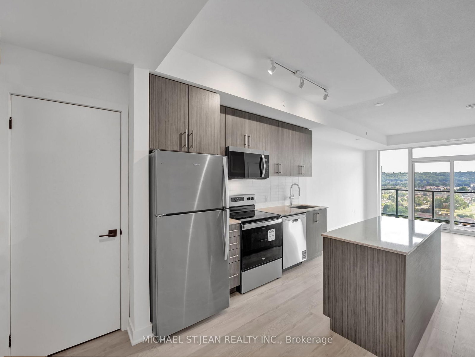 Condo for lease at 1418-2782 Barton Street, Hamilton, Ontario, L8E 0L3 - Grayside - MLS: X12861116