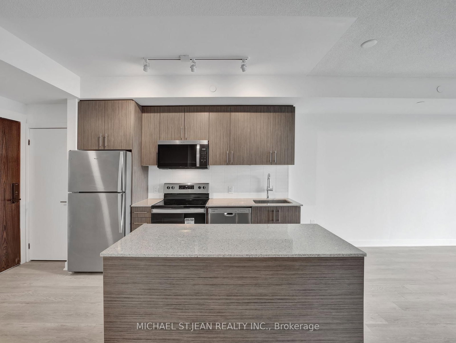 Condo for lease at 1418-2782 Barton Street, Hamilton, Ontario, L8E 0L3 - Grayside - MLS: X12861116