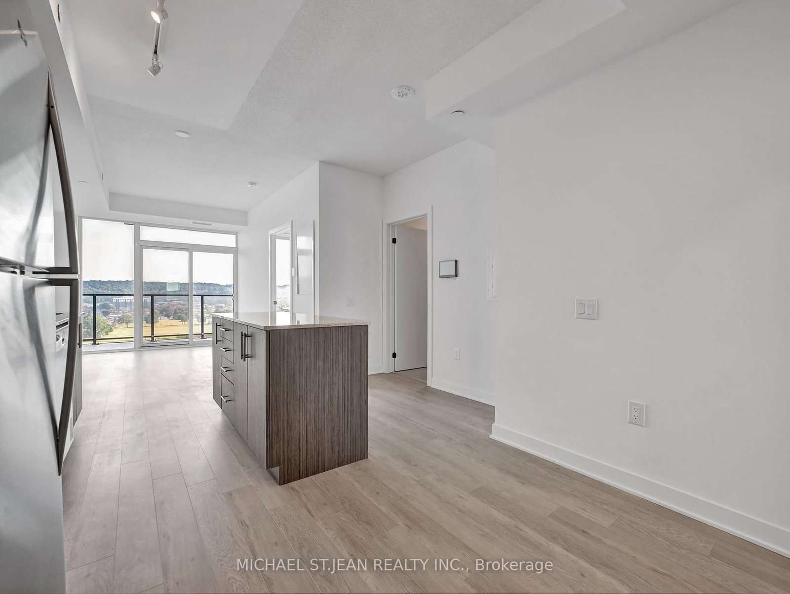 Condo for lease at 1418-2782 Barton Street, Hamilton, Ontario, L8E 0L3 - Grayside - MLS: X12861116