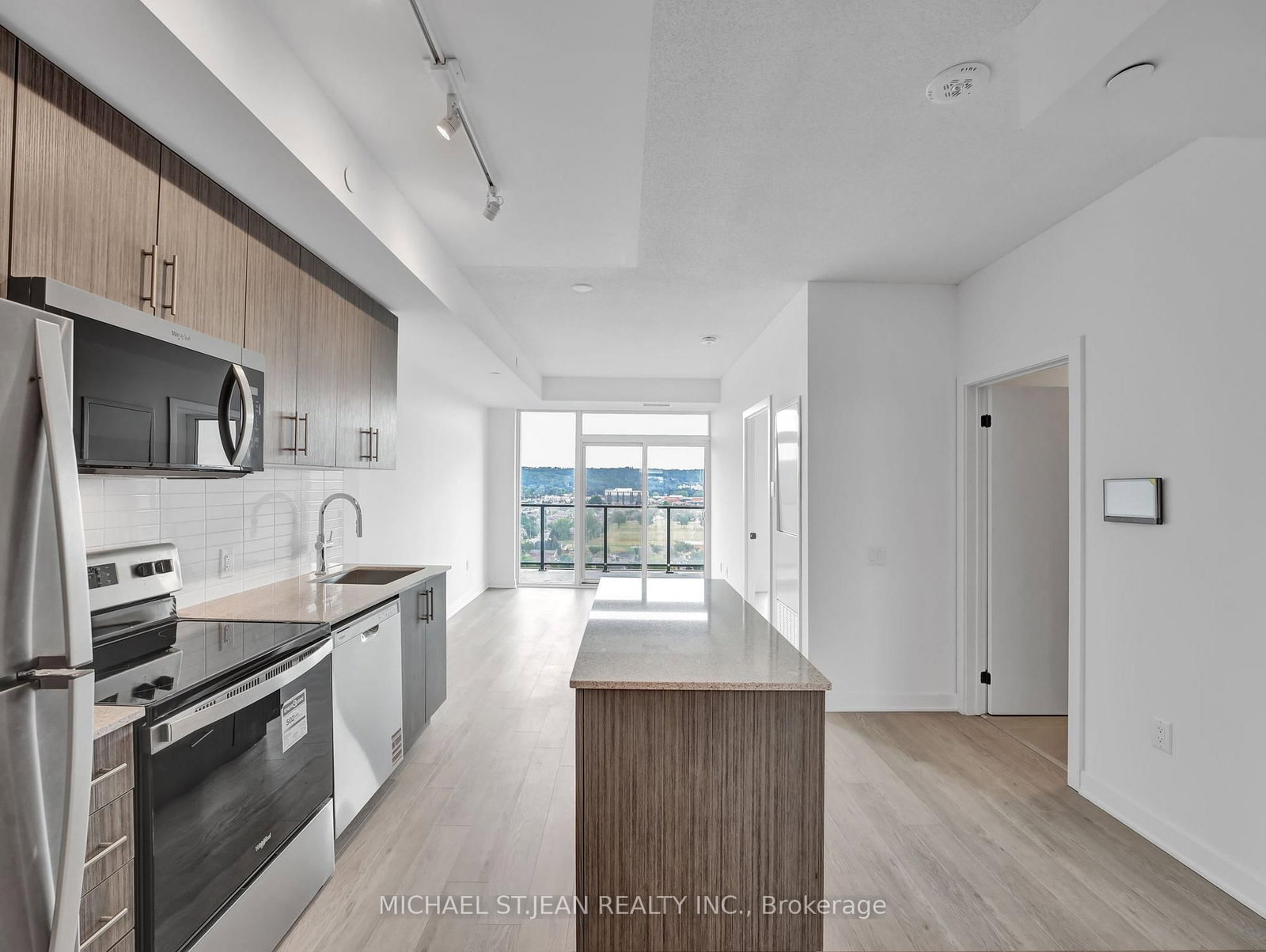 Condo for lease at 1418-2782 Barton Street, Hamilton, Ontario, L8E 0L3 - Grayside - MLS: X12861116