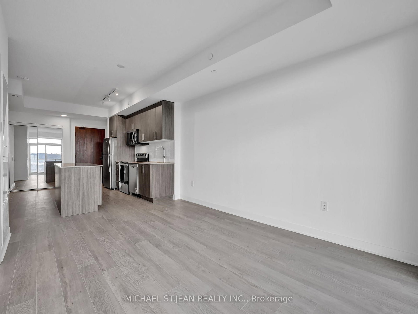 Condo for lease at 1418-2782 Barton Street, Hamilton, Ontario, L8E 0L3 - Grayside - MLS: X12861116