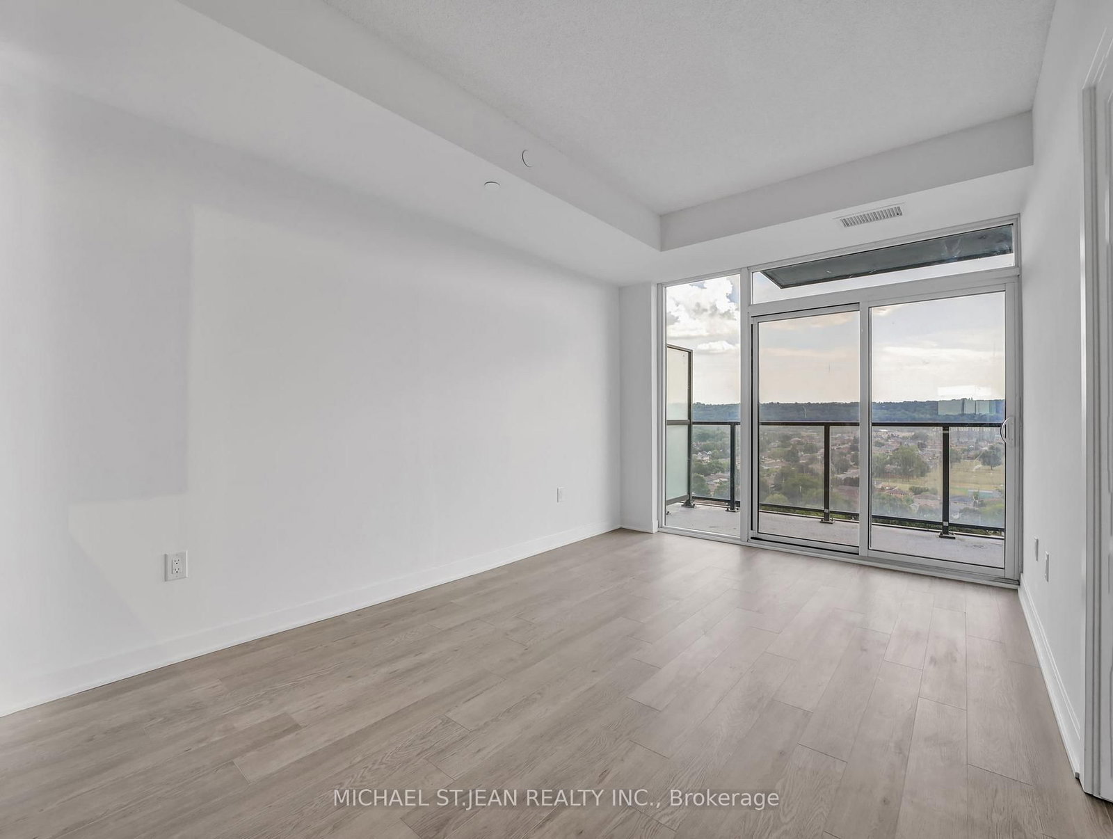 Condo for lease at 1418-2782 Barton Street, Hamilton, Ontario, L8E 0L3 - Grayside - MLS: X12861116