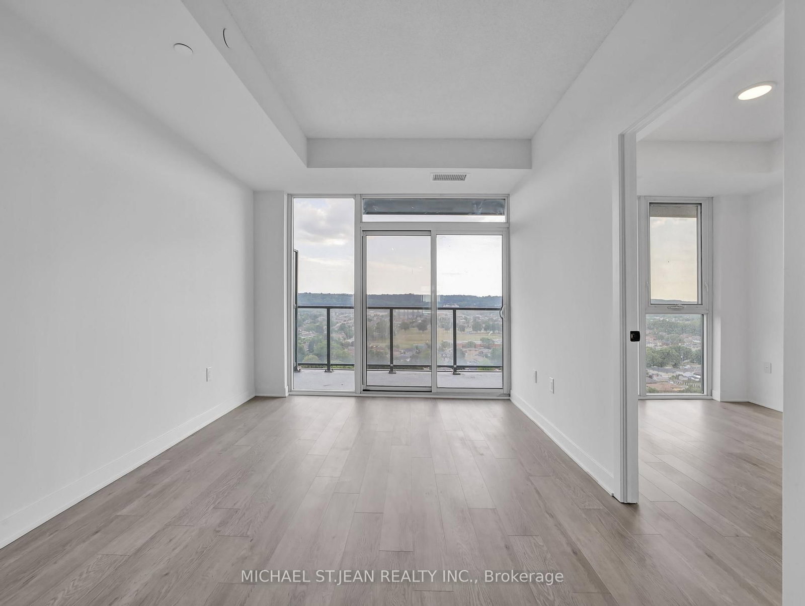 Condo for lease at 1418-2782 Barton Street, Hamilton, Ontario, L8E 0L3 - Grayside - MLS: X12861116