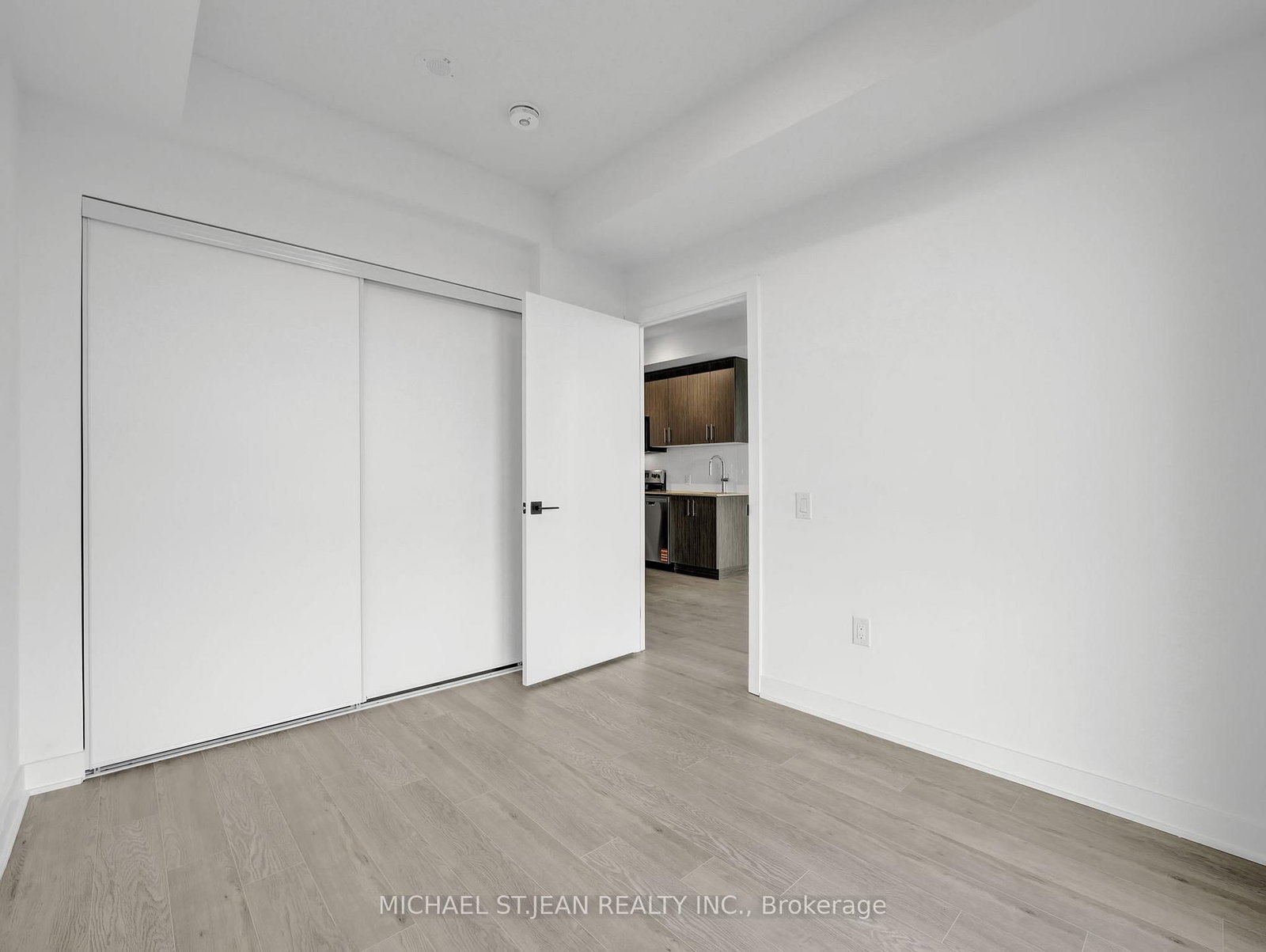 Condo for lease at 1418-2782 Barton Street, Hamilton, Ontario, L8E 0L3 - Grayside - MLS: X12861116