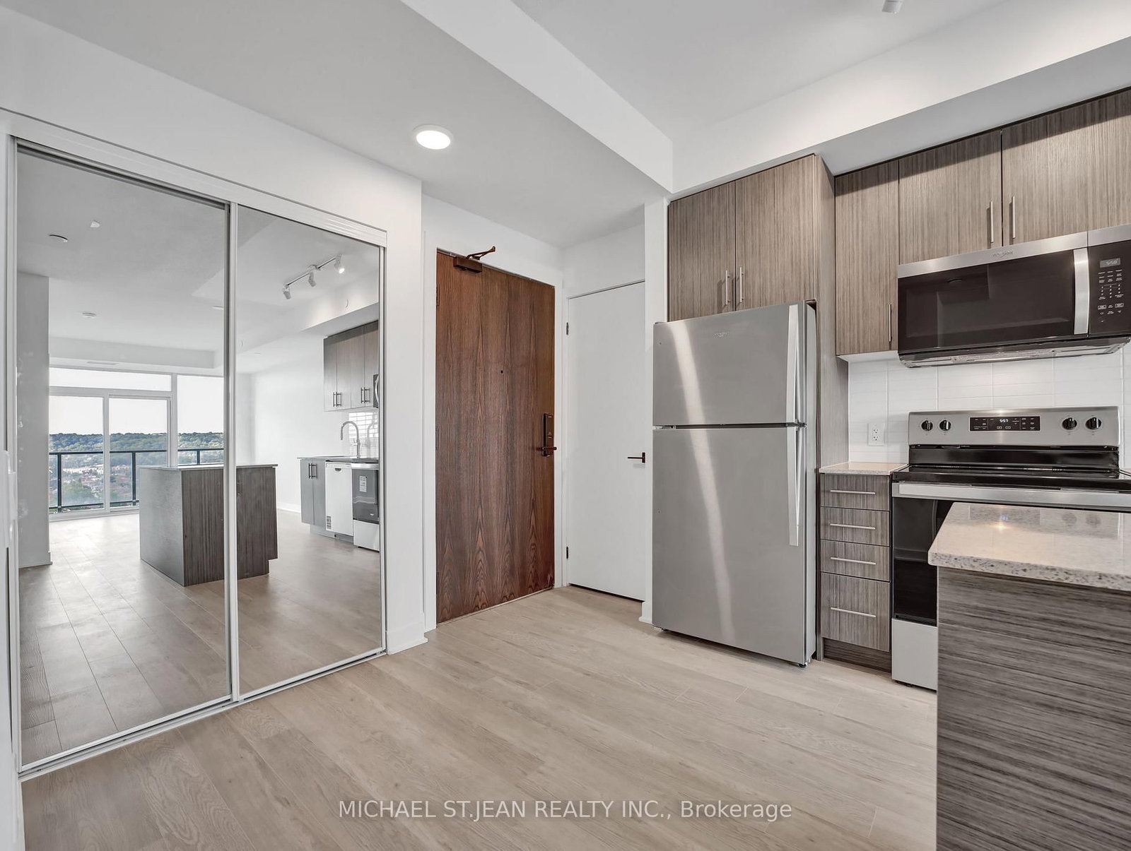 Condo for lease at 1418-2782 Barton Street, Hamilton, Ontario, L8E 0L3 - Grayside - MLS: X12861116