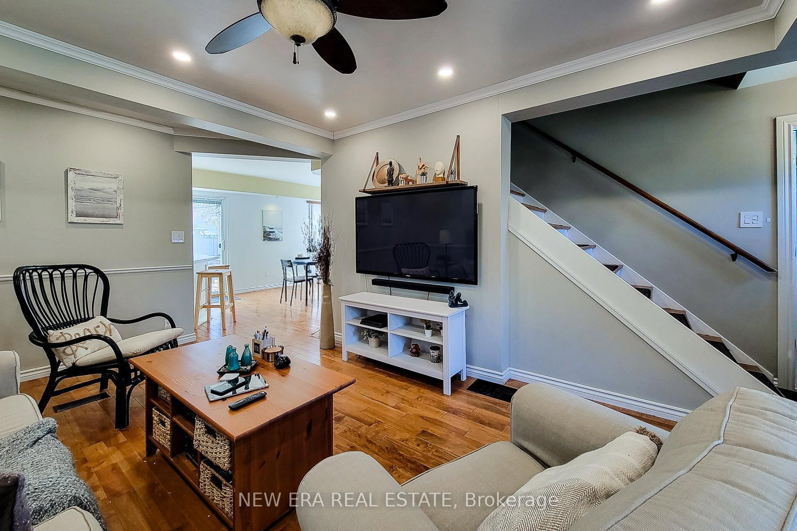 54 Eighth Avenue - Photo 14