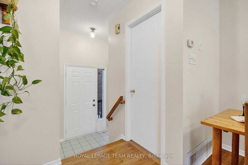 48 JACKMAN Terr, Ottawa, K2L 4E1 | Image 3