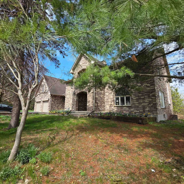 1496 Sunningdale Road E