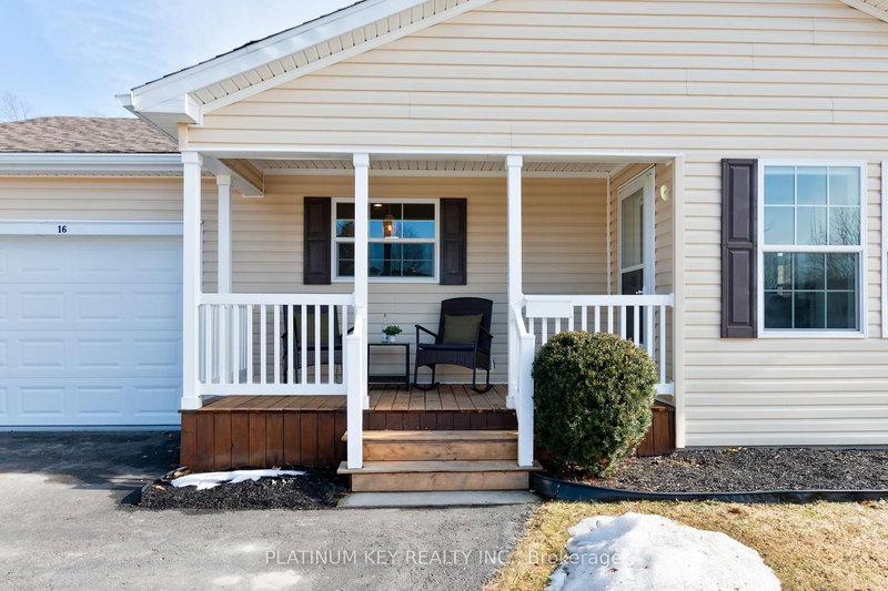 16 Lindsay Dr, Strathroy-Caradoc, N7G 0C5 | Image 2