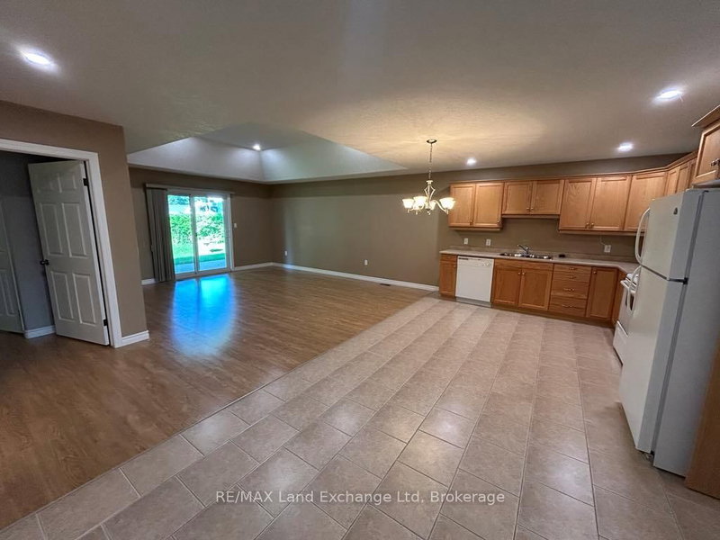 32 Victoria St W, North Huron, N0G 2W0 | Image 3