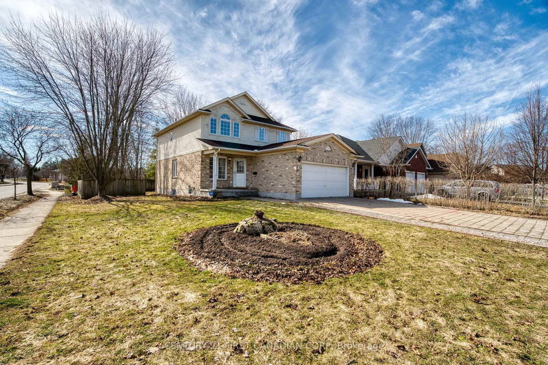 89 Mctaggart Crt, London North, N5X 3L9 | Image 2