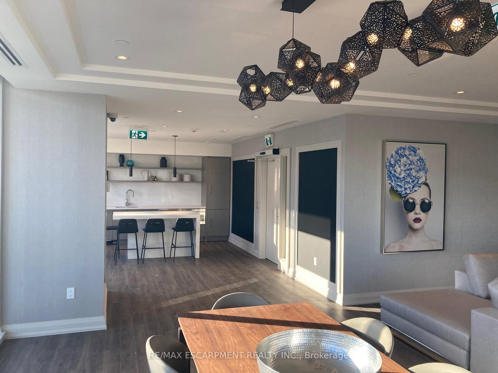 212 King William Street, Unit 422 - Photo 14