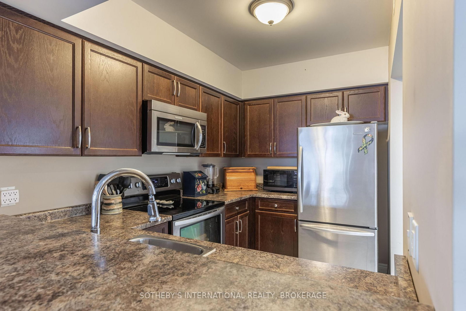 678 Line 2 Road, Unit 205 - Photo 10