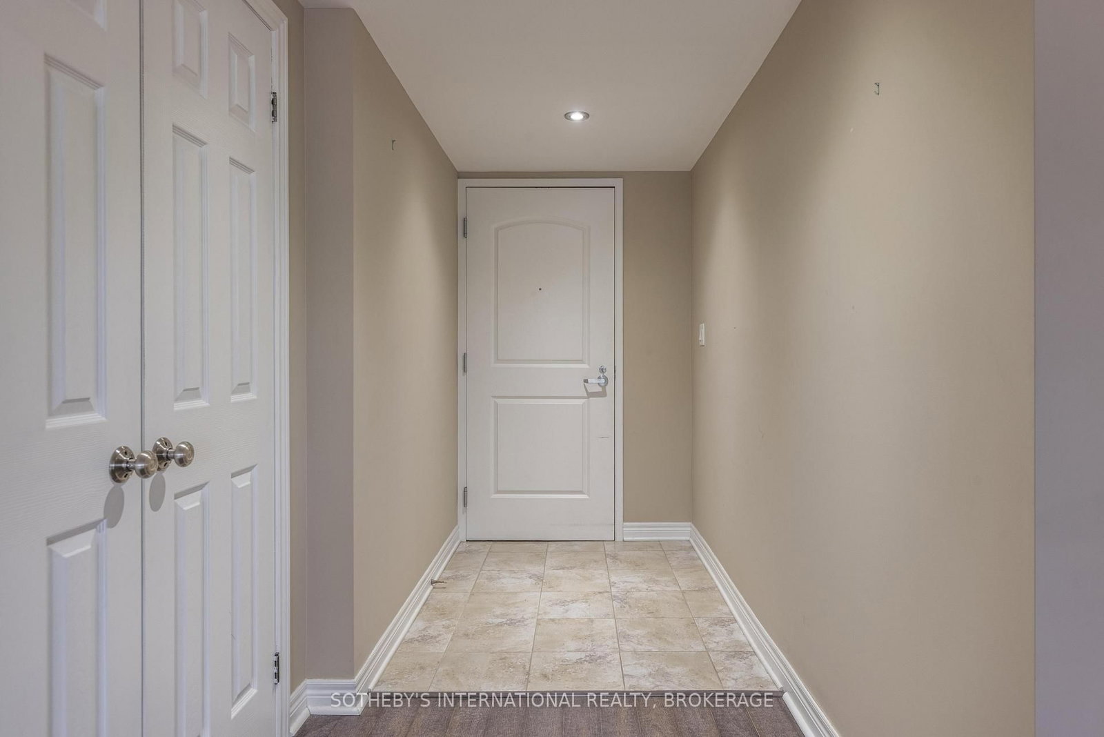 678 Line 2 Road, Unit 205 - Photo 4