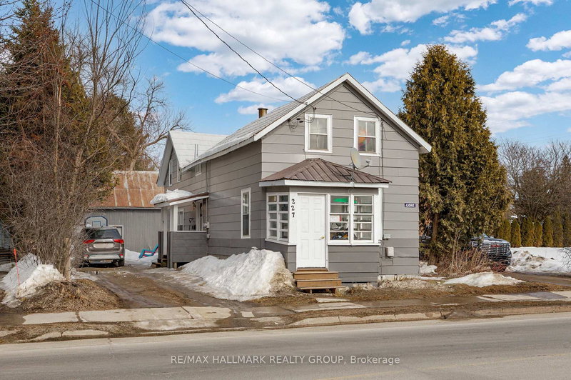 229 Gore St E, Perth, K7H 1K6 | Image 2