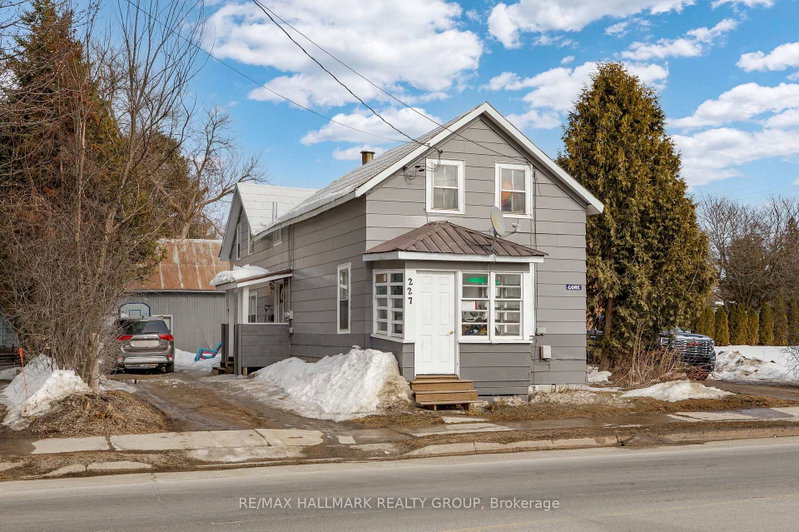 229 Gore Street E