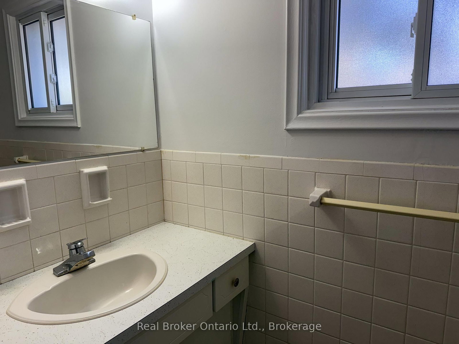 36 Graham Avenue, Unit 3 - Photo 15