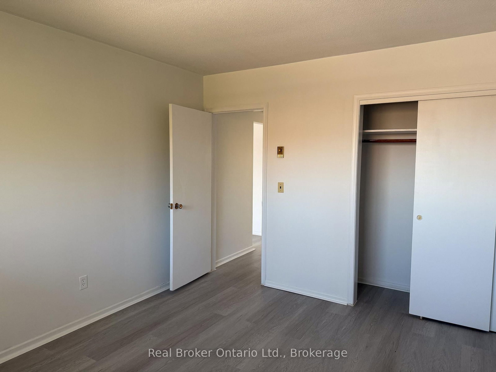 36 Graham Avenue, Unit 3 - Photo 18