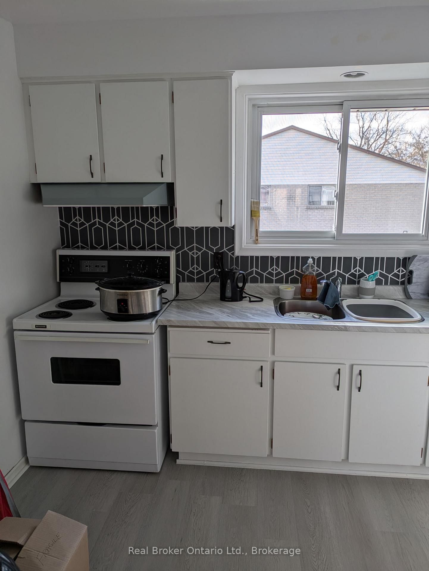 36 Graham Avenue, Unit 3 - Photo 4