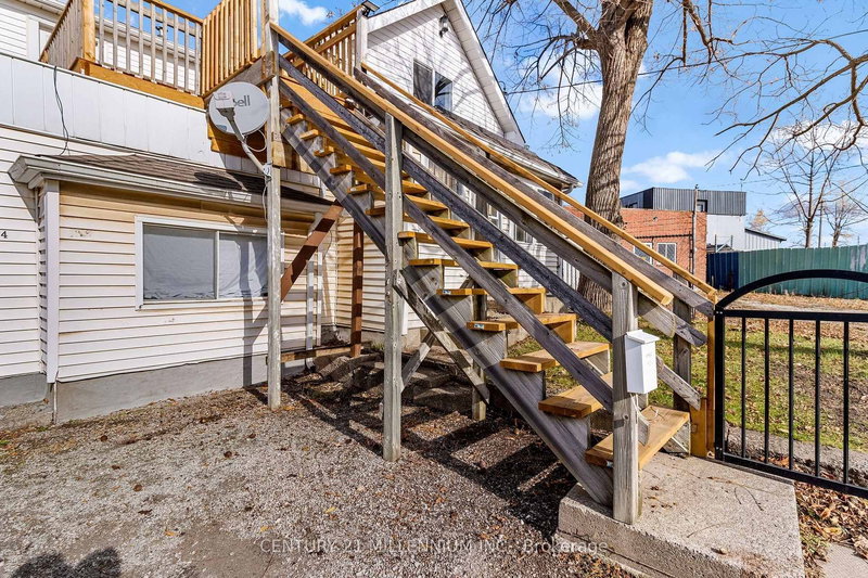 Upper - 1424 Beaverdams Rd, Thorold, L2V 3Y1 | Image 2