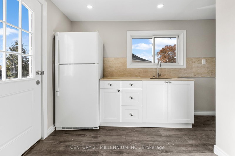 Upper - 1424 Beaverdams Rd, Thorold, L2V 3Y1 | Image 3