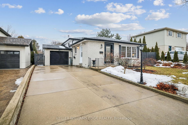 52 Belleau St, Hamilton, L8J 1N4 | Image 3