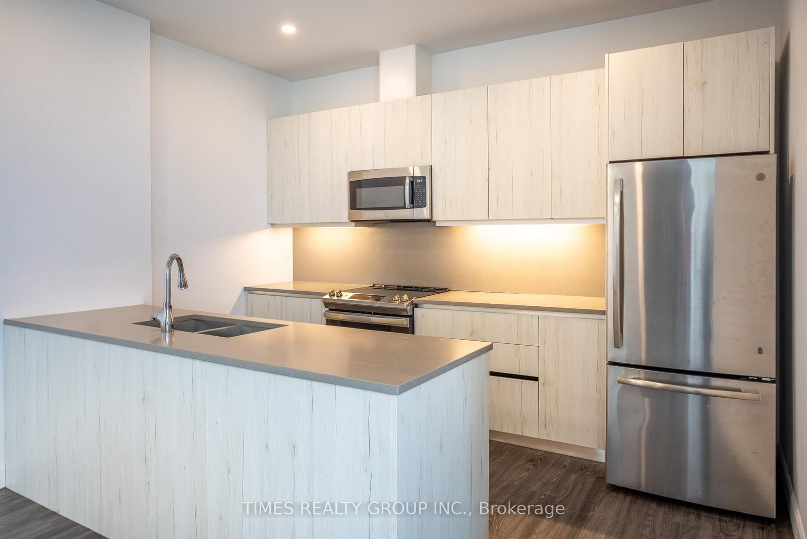 365 Armour Road, Unit 304 - Photo 4