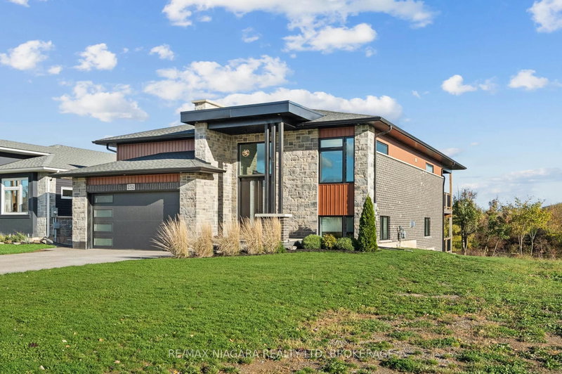 252 Colbeck Dr, Welland, L3C 0B4 | Image 2