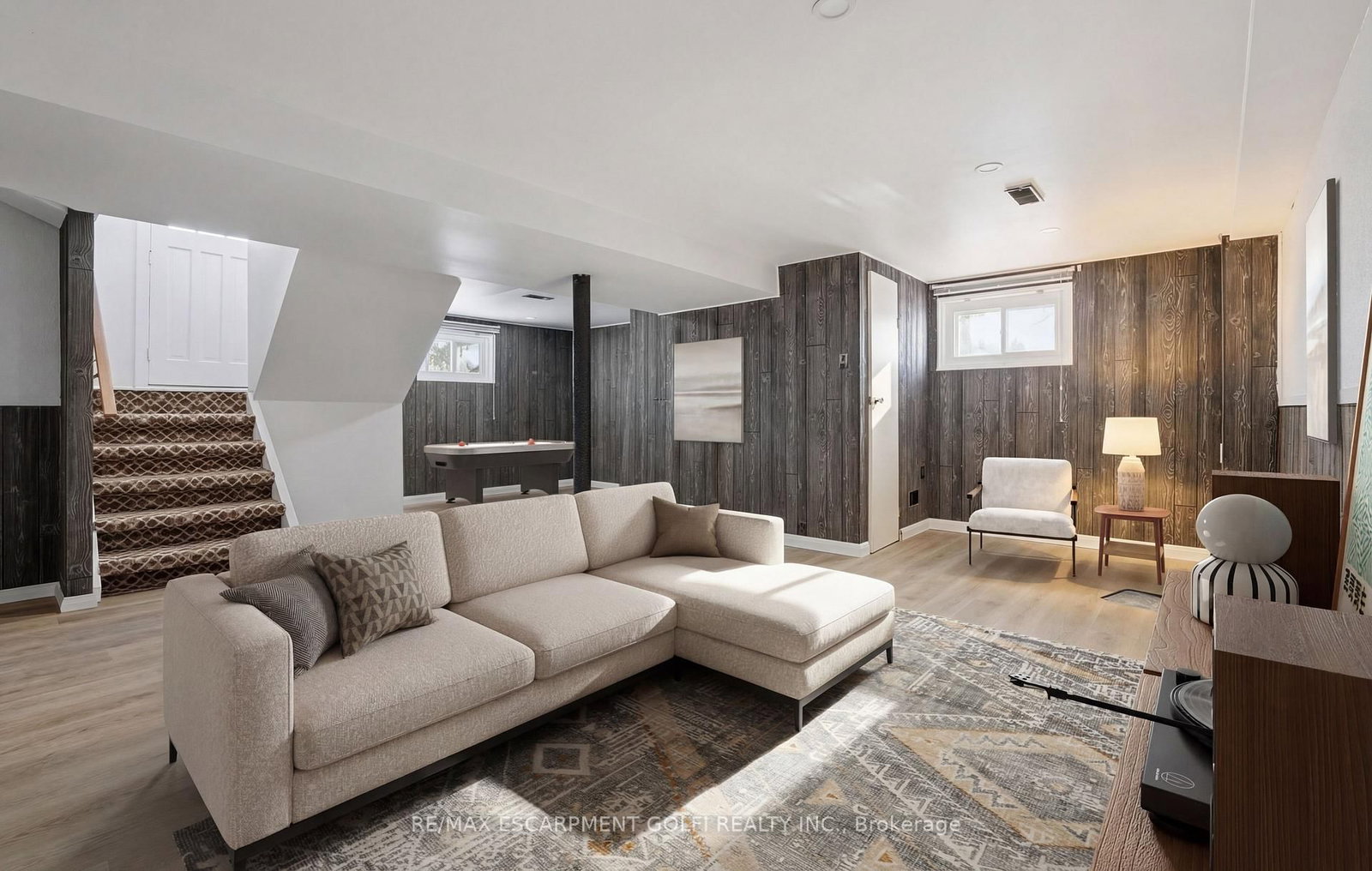 Detached House for sale at 15 EAST 41ST Street, Hamilton, Ontario, L8T 2Z3 - Sunninghill - MLS: X12863300