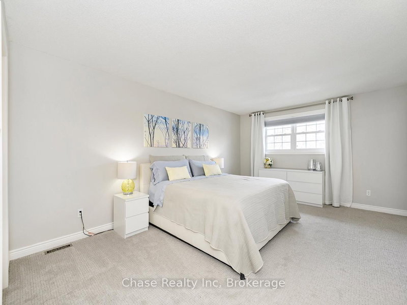 19 Galley Rd, Hamilton, L9G 4S8 | Image 2