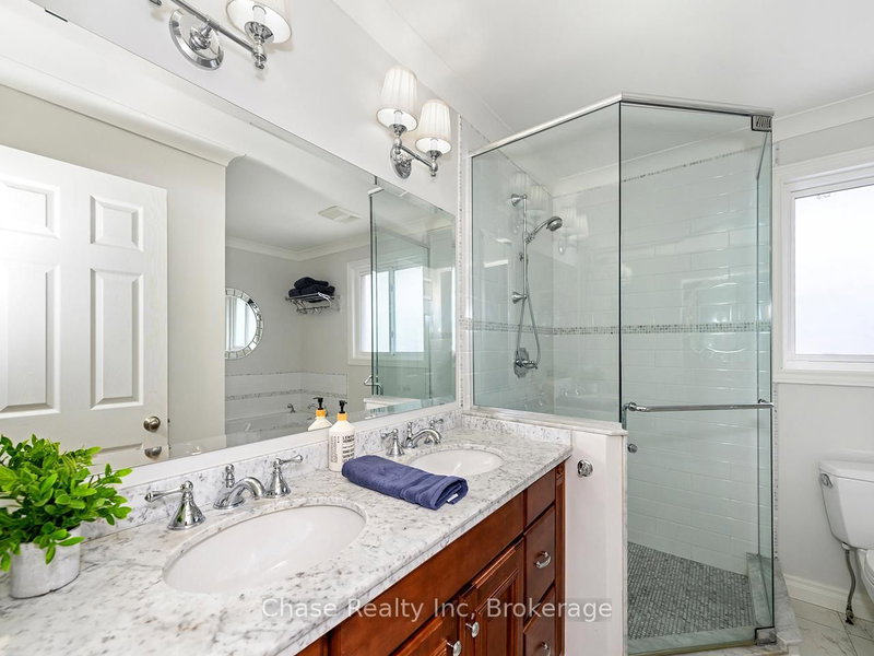 19 Galley Rd, Hamilton, L9G 4S8 | Image 3