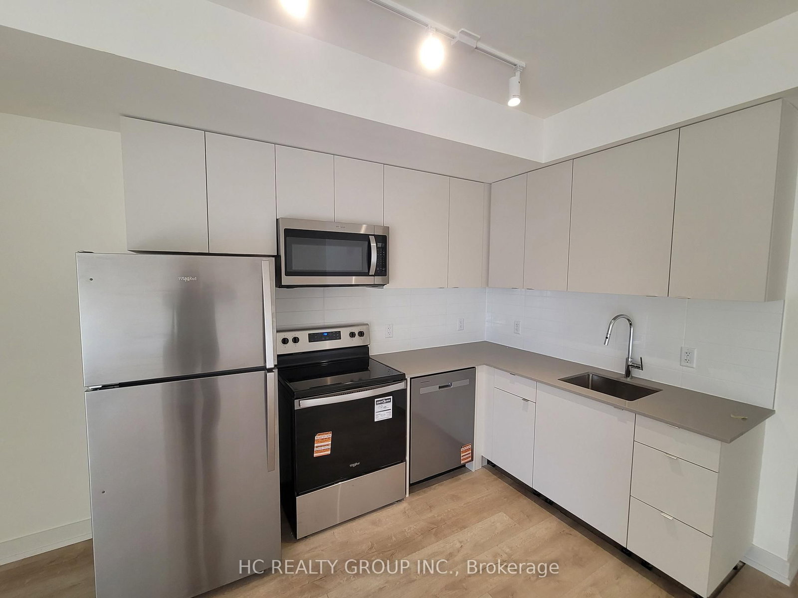 16 MELBOURNE Avenue, Unit 108B - Photo 3
