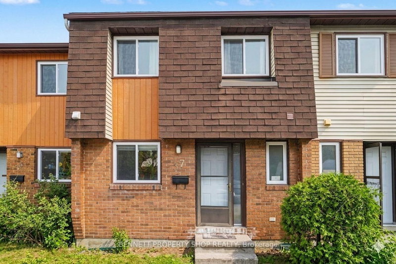 home for sale on 37 Pixley Private