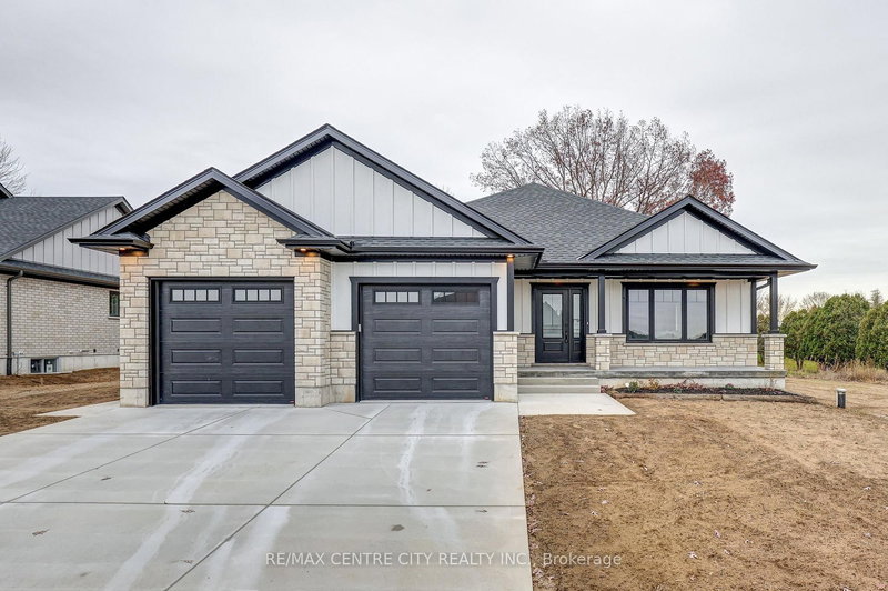 home for sale on 56081 Maverick Court