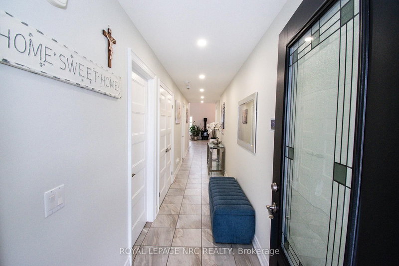 197 Timberview Cres, Welland, L3C 0B9 | Image 2