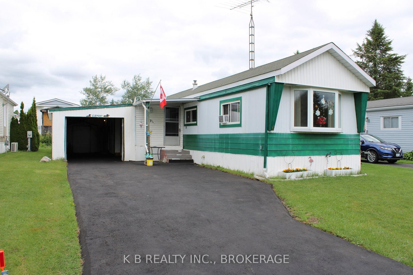 6 Cedar Street W • Greater Napanee, ON photo 1
