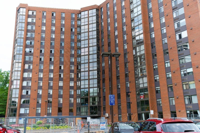 home for sale on 1516-2871 Richmond Road