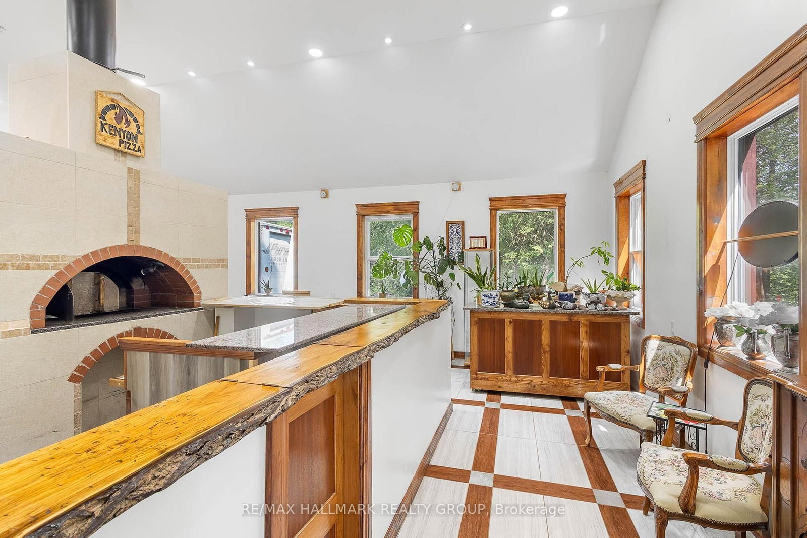 Listing Image 7