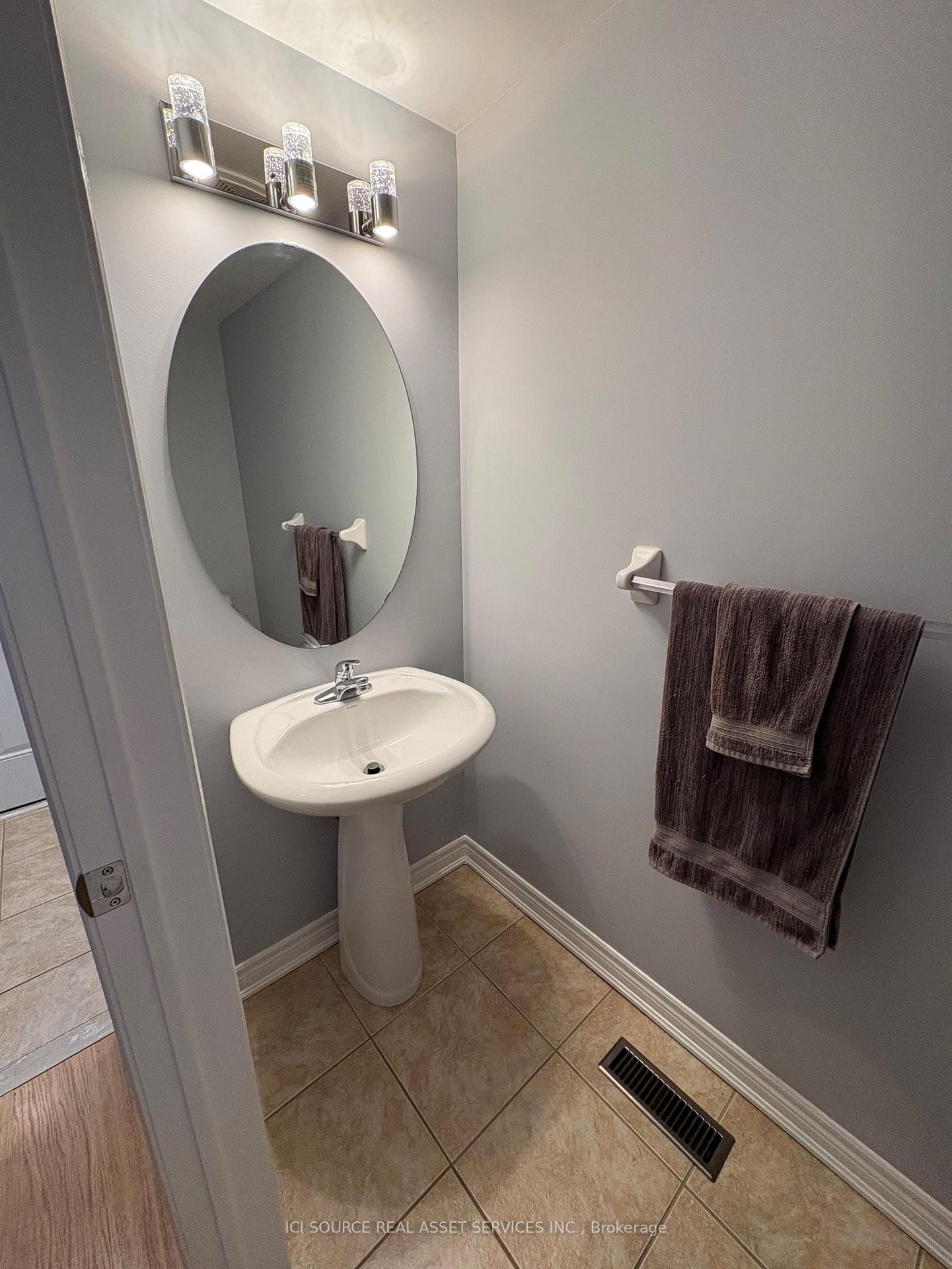 Townhouse for sale at 58 Blue Sky Trail, Hamilton, Ontario, L8B 0X6 - Waterdown - MLS: X12864872