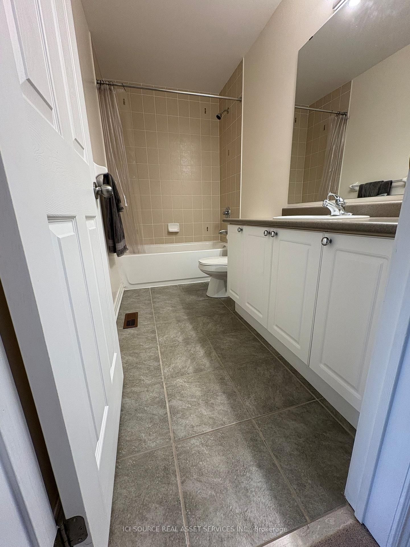 Townhouse for sale at 58 Blue Sky Trail, Hamilton, Ontario, L8B 0X6 - Waterdown - MLS: X12864872