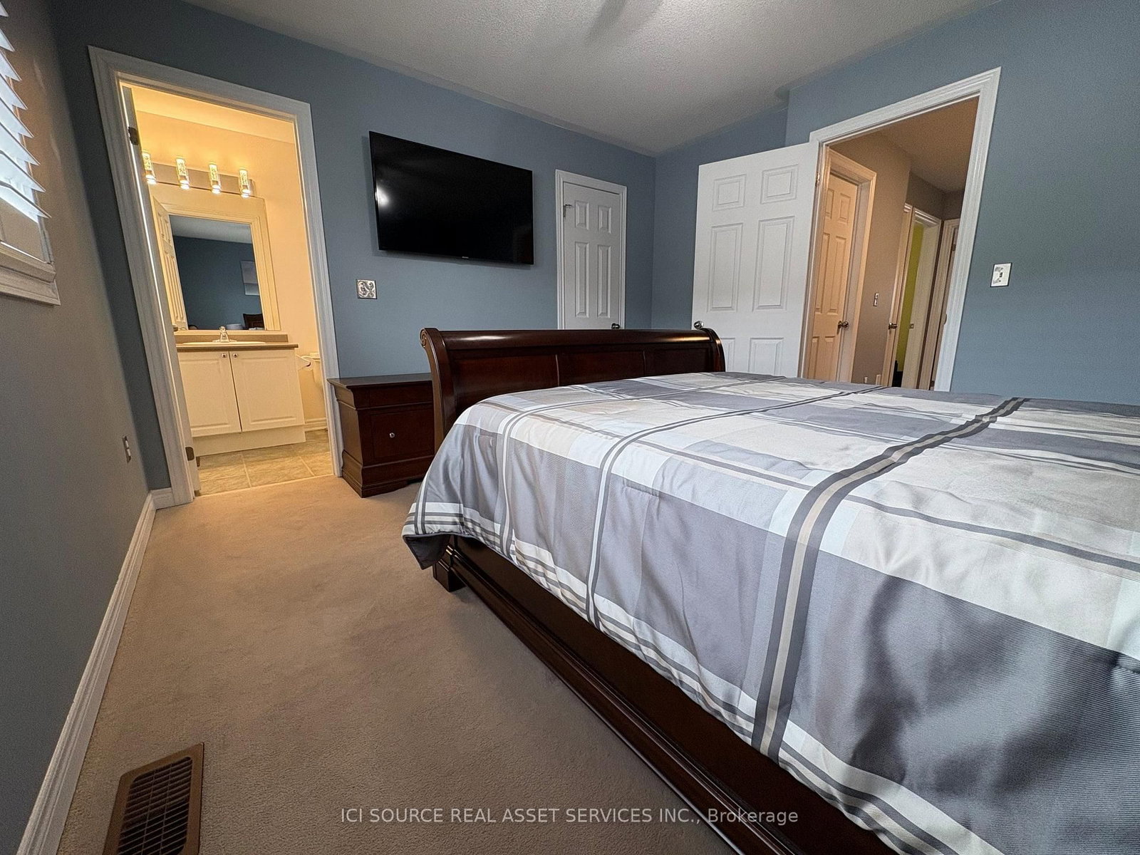 Townhouse for sale at 58 Blue Sky Trail, Hamilton, Ontario, L8B 0X6 - Waterdown - MLS: X12864872